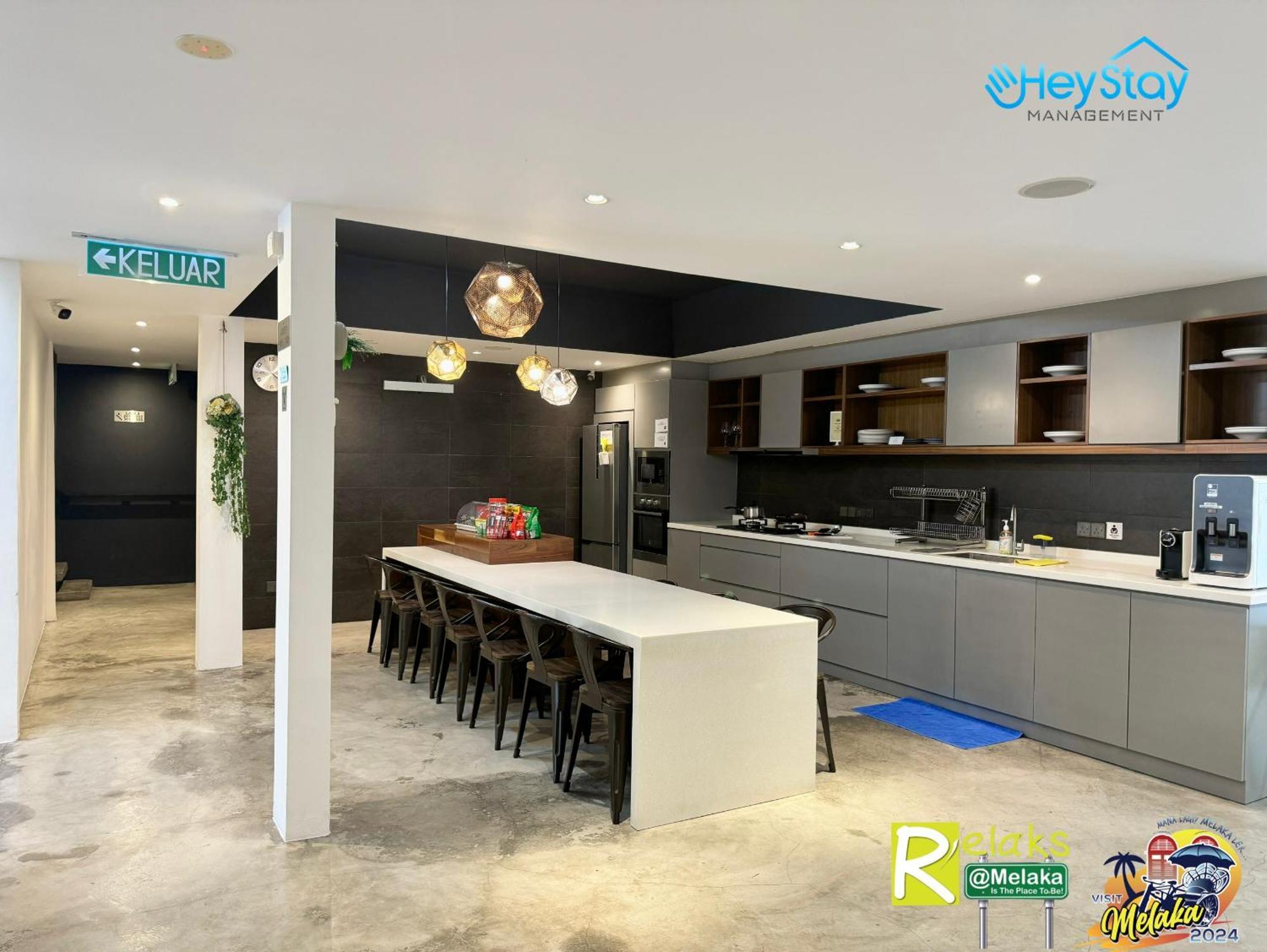 Modern Cave Guest House Walking Distance 5Mins To Jonker Malacca Exterior photo